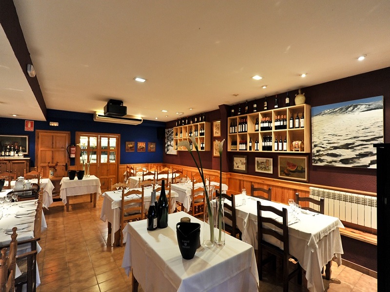 Hotel Esquirol  header